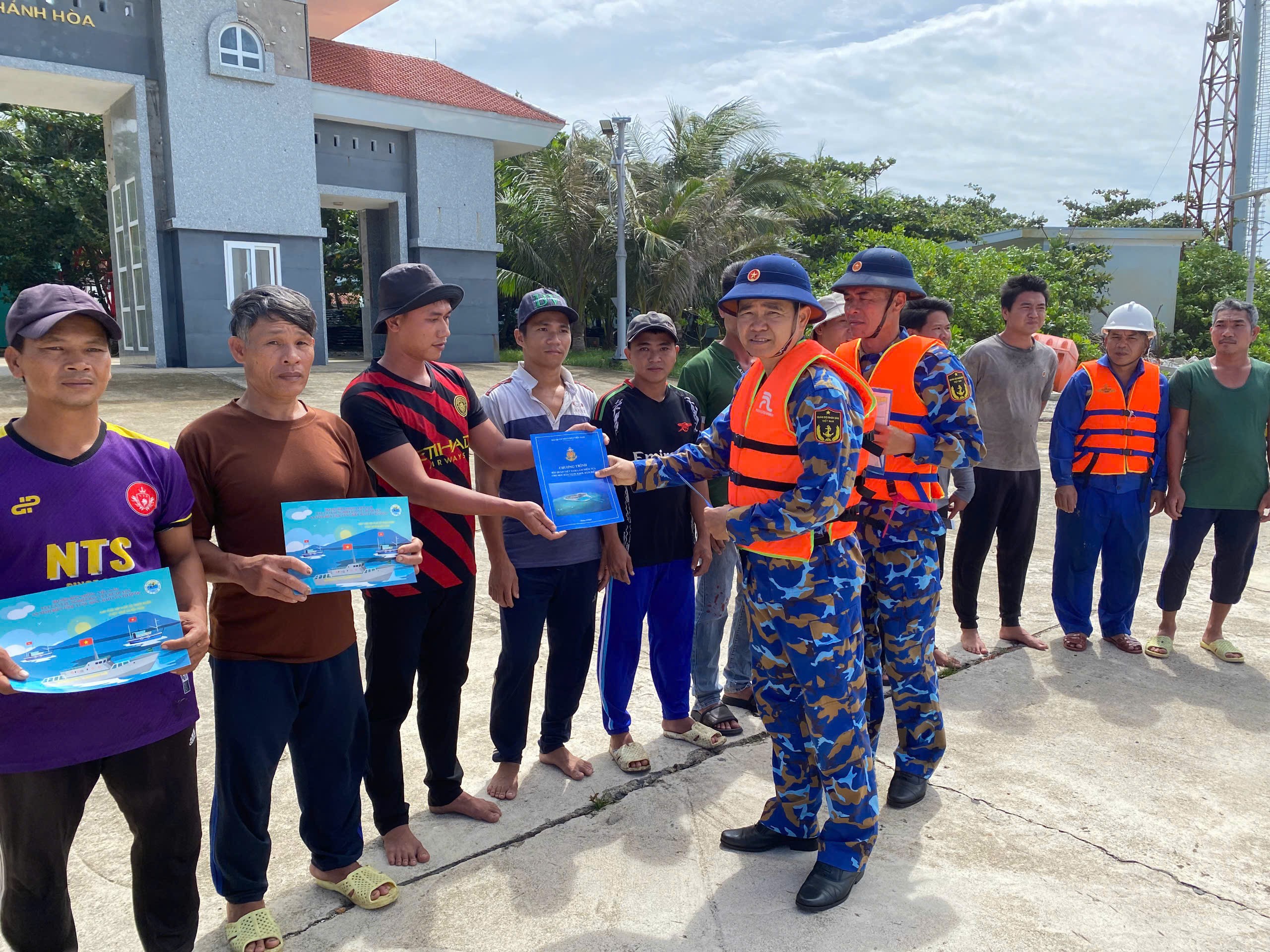 Đặc khu Trường Sa chủ động triển khai các biện pháp ứng phó áp thấp nhiệt đới Đặc khu Trường Sa chủ động triển khai các biện pháp ứng phó áp thấp nhiệt đới