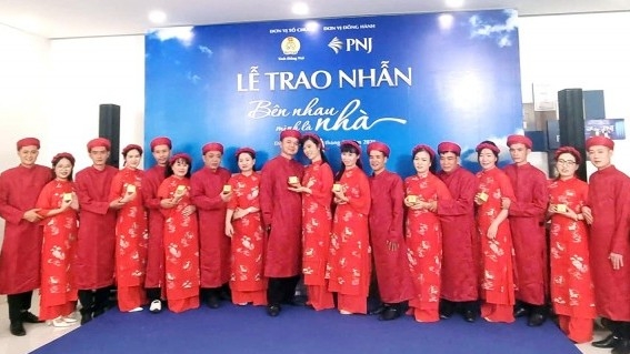 Công đoàn Đồng Nai hỗ trợ 12 cặp công nhân tổ chức lễ cưới văn minh, tiết kiệm