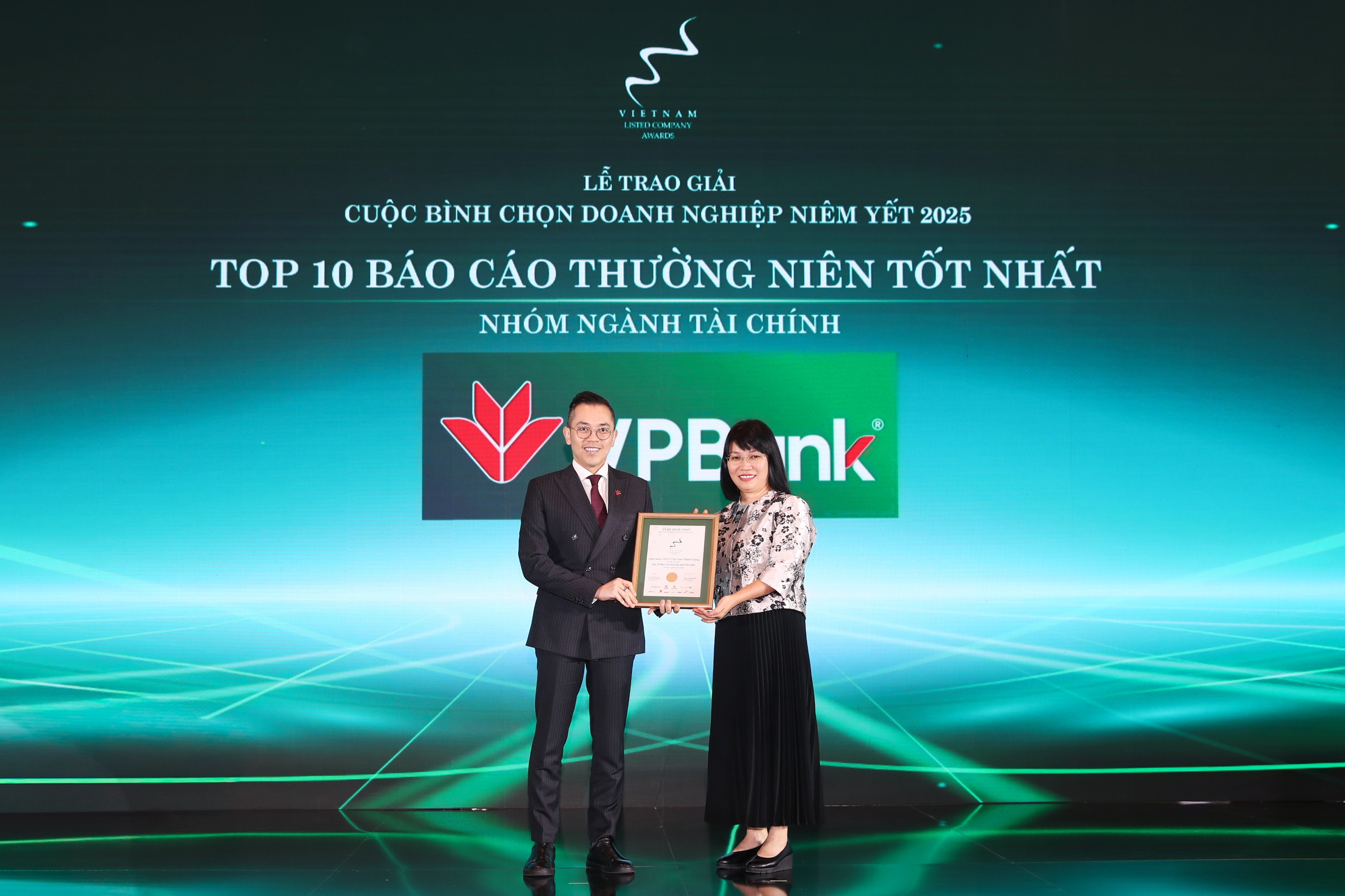 VPBank là ngân hàng duy nhất nhận hai giải thưởng tại VLCA 2025 VPBank là ngân hàng duy nhất nhận hai giải thưởng tại VLCA 2025
