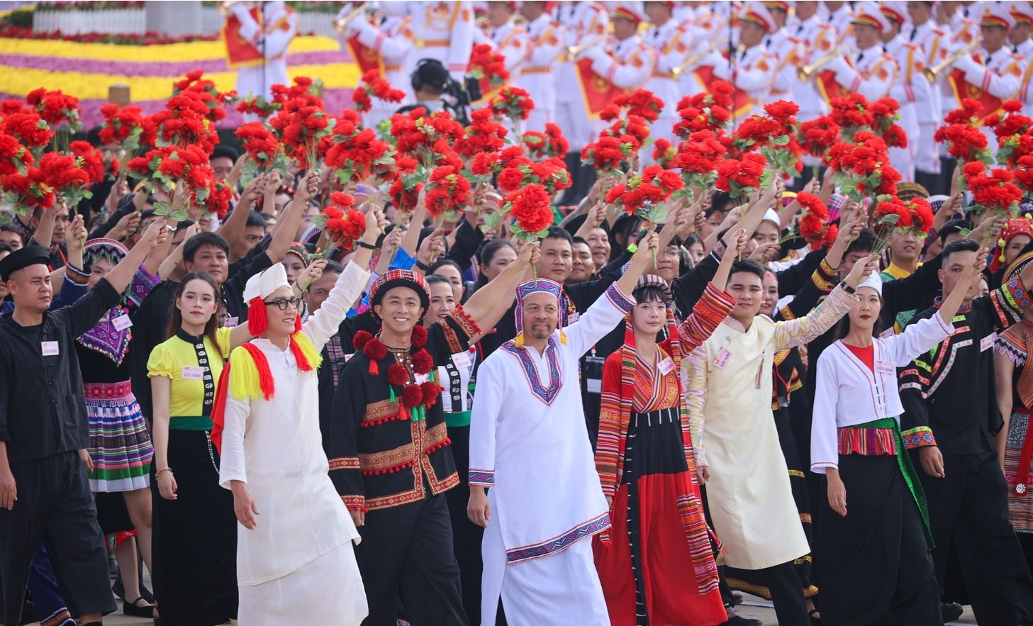 Khối đại diện 54 dân tộc Việt Nam trong Đại lễ kỷ niệm 80 năm Cách mạng tháng Tám thành công (19.8.1945 - 19.8.2025) và Quốc khánh (2.9.1945 - 2.9.2025). Khối đại diện 54 dân tộc Việt Nam trong Đại lễ kỷ niệm 80 năm Cách mạng tháng Tám thành công (19.8.1945 - 19.8.2025) và Quốc khánh (2.9.1945 - 2.9.2025).