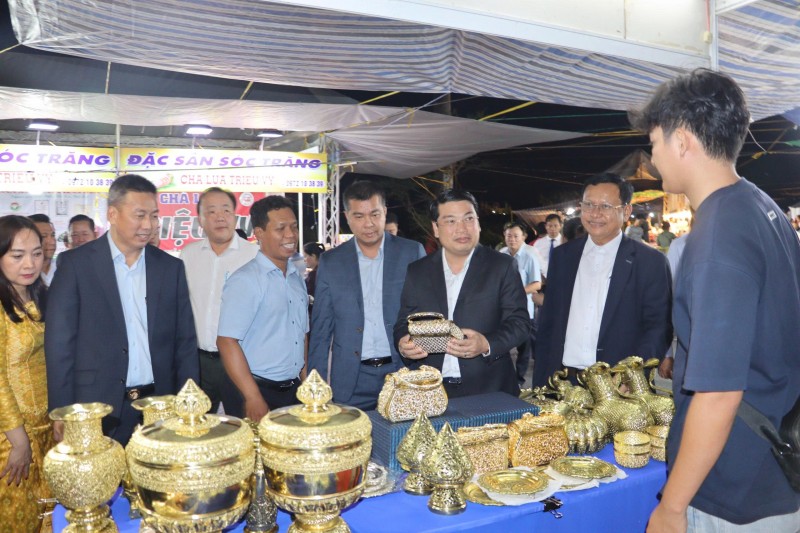 Khai mạc Hội chợ Thương mại OCOP vùng biên giới Việt Nam – Campuchia Khai mạc Hội chợ Thương mại OCOP vùng biên giới Việt Nam – Campuchia