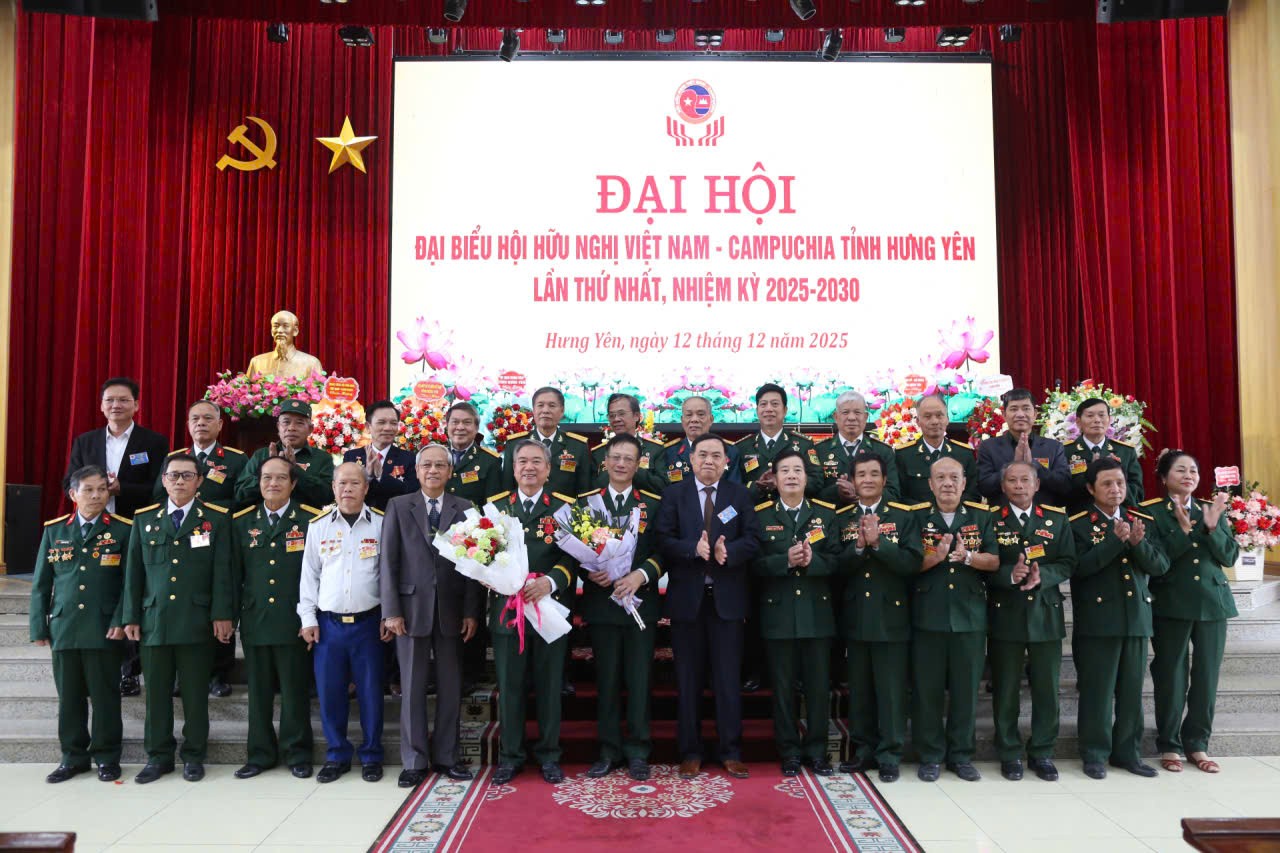 Các đại biểu chúc mừng Ban Chấp hành Hội Hữu nghị Việt Nam - Campuchia tỉnh Hưng Yên, nhiệm kỳ 2025 - 2030. Các đại biểu chúc mừng Ban Chấp hành Hội Hữu nghị Việt Nam - Campuchia tỉnh Hưng Yên, nhiệm kỳ 2025 - 2030.
