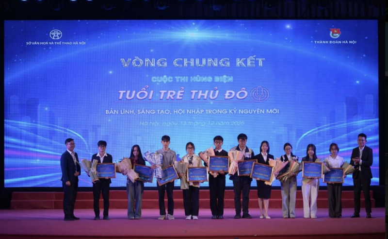 Các đội xuất sắc nhất được trao giải thưởng tại cuộc thi Hùng biện 2025. (Ảnh: Ban tổ chức) Các đội xuất sắc nhất được trao giải thưởng tại cuộc thi Hùng biện 2025. (Ảnh: Ban tổ chức)