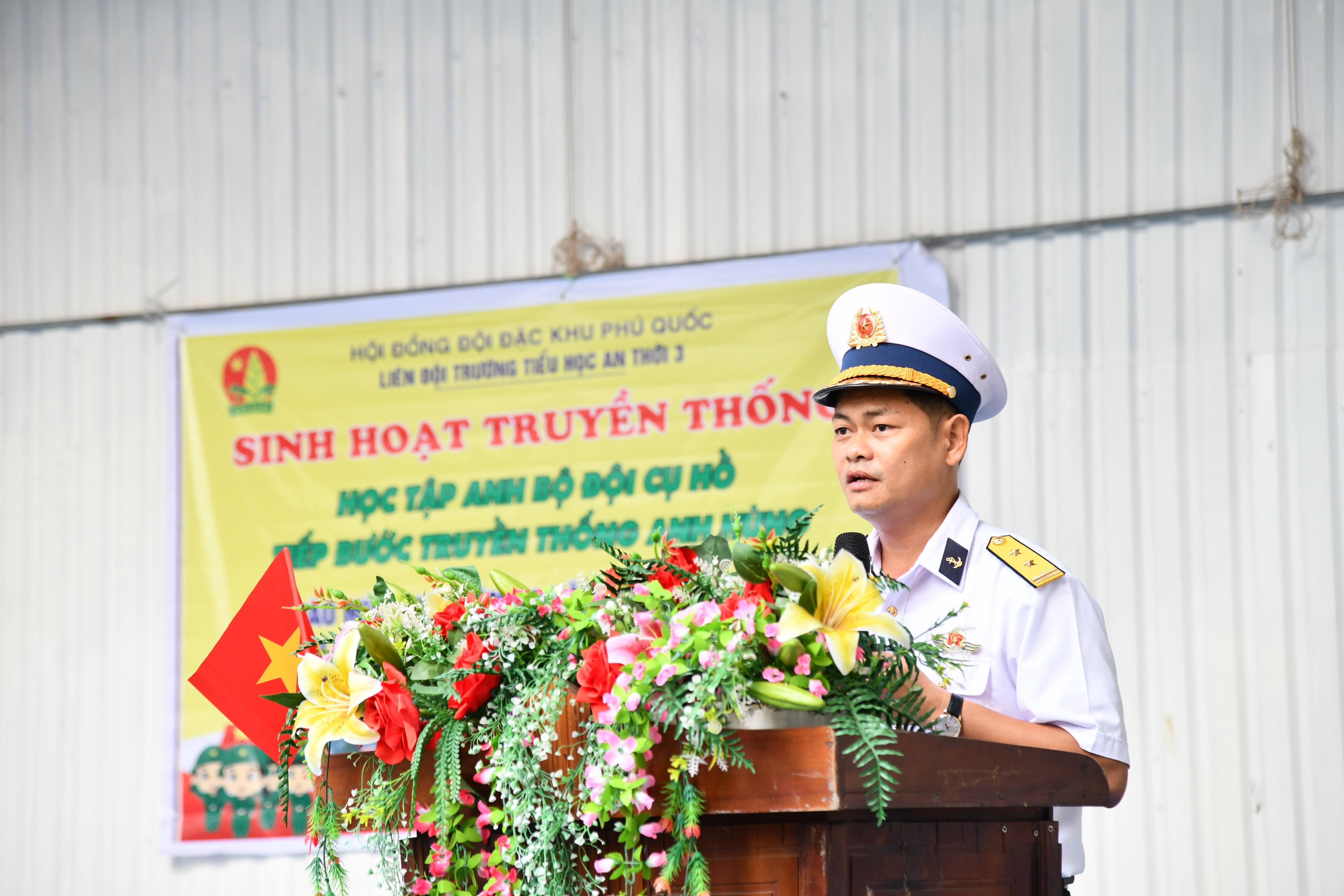 Bồi dưỡng lòng yêu nước, bảo vệ chủ quyền biển đảo cho 500 học sinh, giáo viên Bồi dưỡng lòng yêu nước, bảo vệ chủ quyền biển đảo cho 500 học sinh, giáo viên