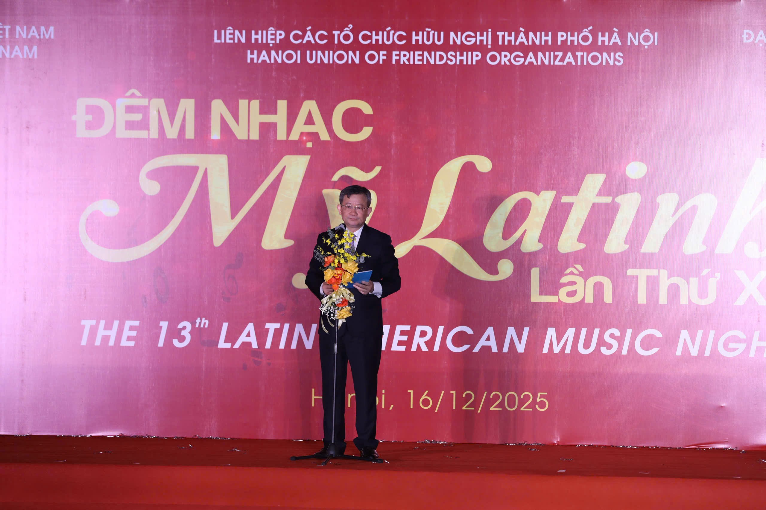 Hà Nội rực lửa vũ điệu Mỹ Latinh trong đêm giao lưu văn hóa đặc sắc Hà Nội rực lửa vũ điệu Mỹ Latinh trong đêm giao lưu văn hóa đặc sắc