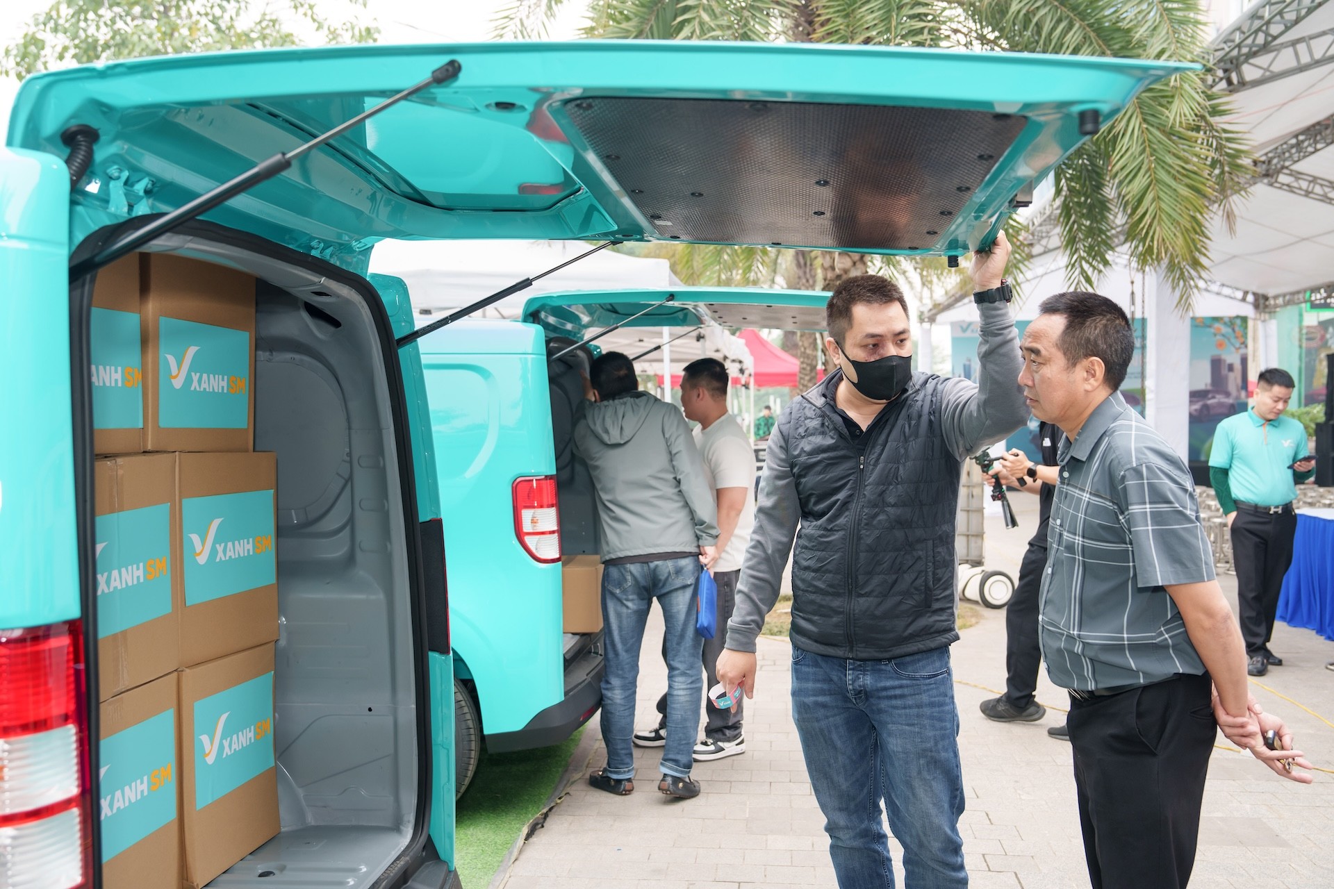 EC Van: Xe gọn cho phố nhỏ, chở “full” tải thoải mái, tối ưu chi phí từng chuyến đi