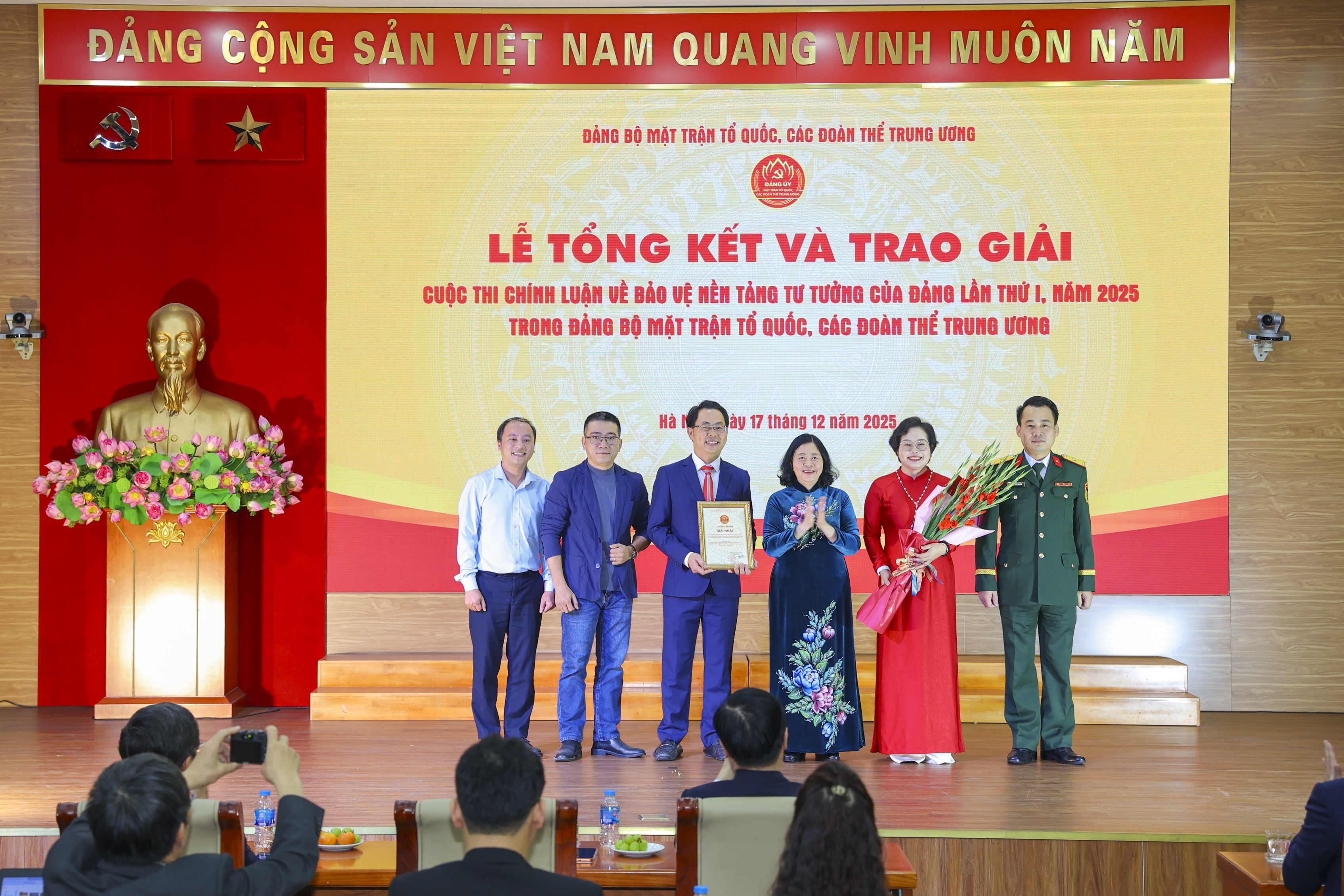 Khẳng định vai trò của Đảng bộ Mặt trận Tổ quốc, các đoàn thể Trung ương trong bảo vệ nền tảng tư tưởng của Đảng Khẳng định vai trò của Đảng bộ Mặt trận Tổ quốc, các đoàn thể Trung ương trong bảo vệ nền tảng tư tưởng của Đảng