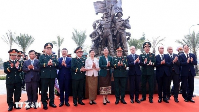 Khánh thành công trình Khu biểu tượng tình đoàn kết, hữu nghị và tri ân quốc tế