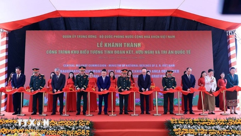 Khánh thành công trình Khu biểu tượng tình đoàn kết, hữu nghị và tri ân quốc tế