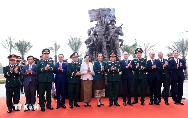 Khánh thành công trình Khu biểu tượng tình đoàn kết, hữu nghị và tri ân quốc tế