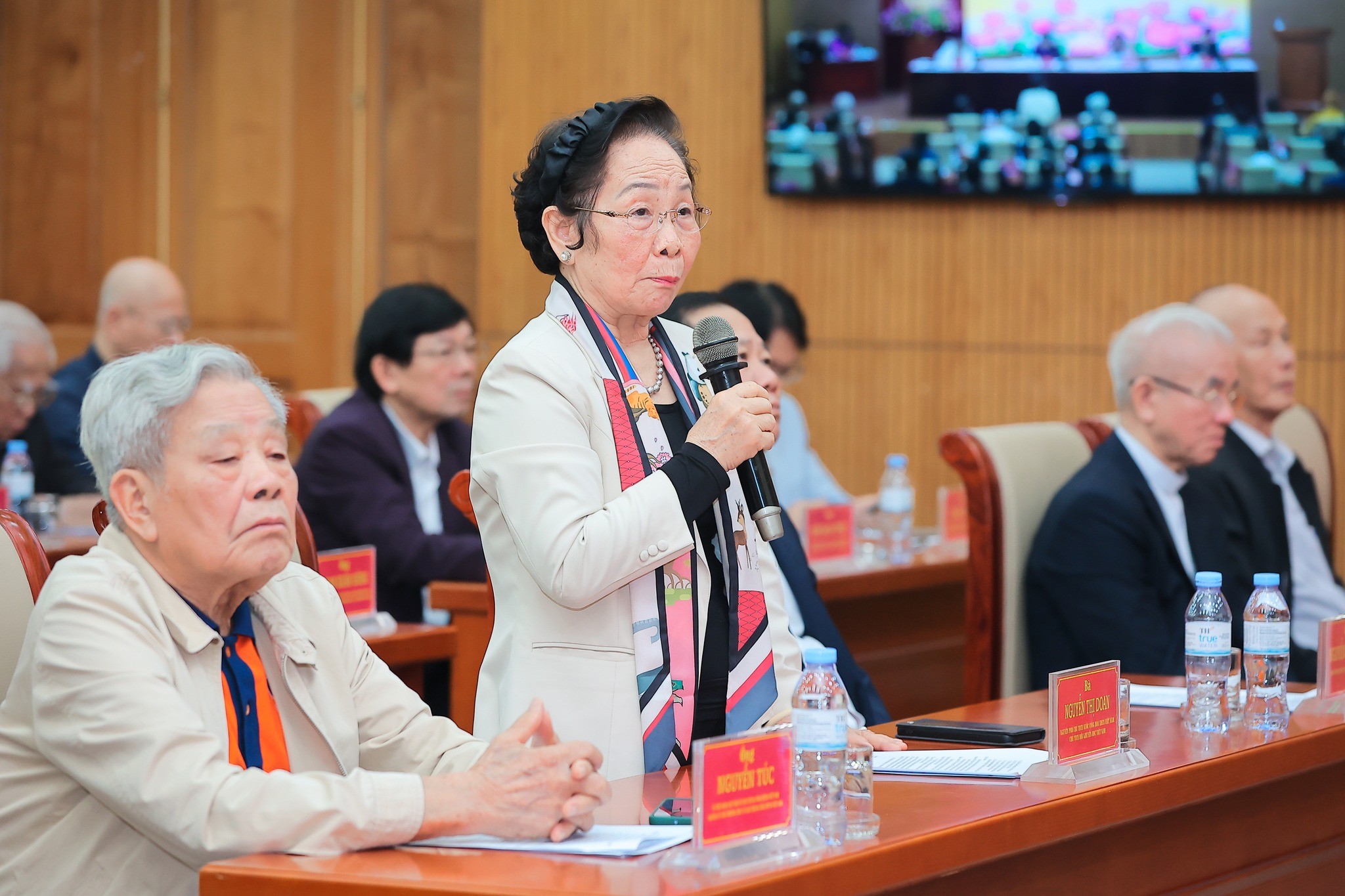  Đại biểu thảo luận tại Hội nghị. (Ảnh: Hoài Nam)