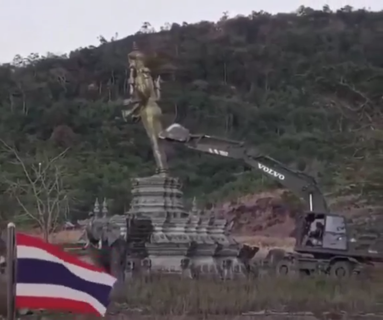 Tin quốc tế ngày 26/12: Thái Lan phá dỡ tượng Thần Vishnu ở biên giới với Campuchia, Trung Quốc cáo buộc Mỹ can thiệp quan hệ Trung - Ấn