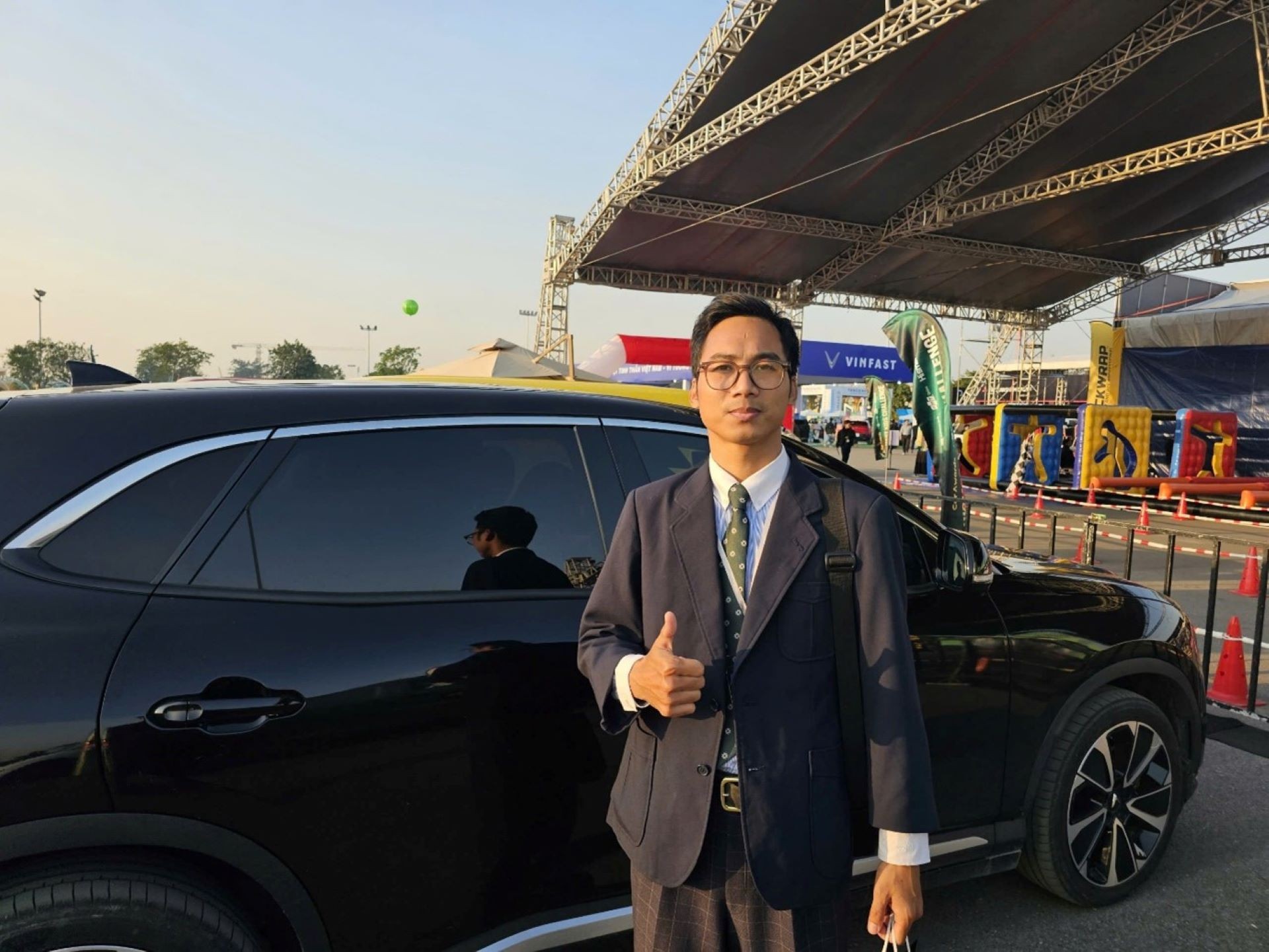 Anh Hoàng Văn Phú (Hưng Yên) chia sẻ ý định đổi chiếc xe xăng cũ sang xe điện VinFast.