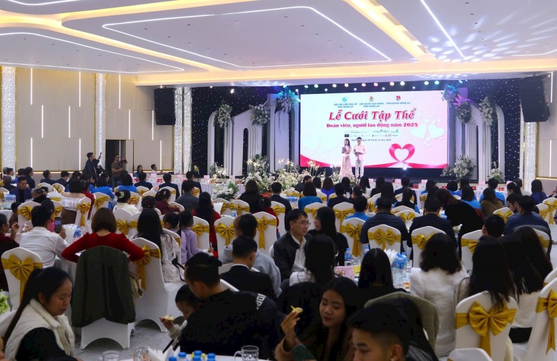 Nghệ An: Ấm áp lễ cưới tập thể của 11 cặp đôi người lao động