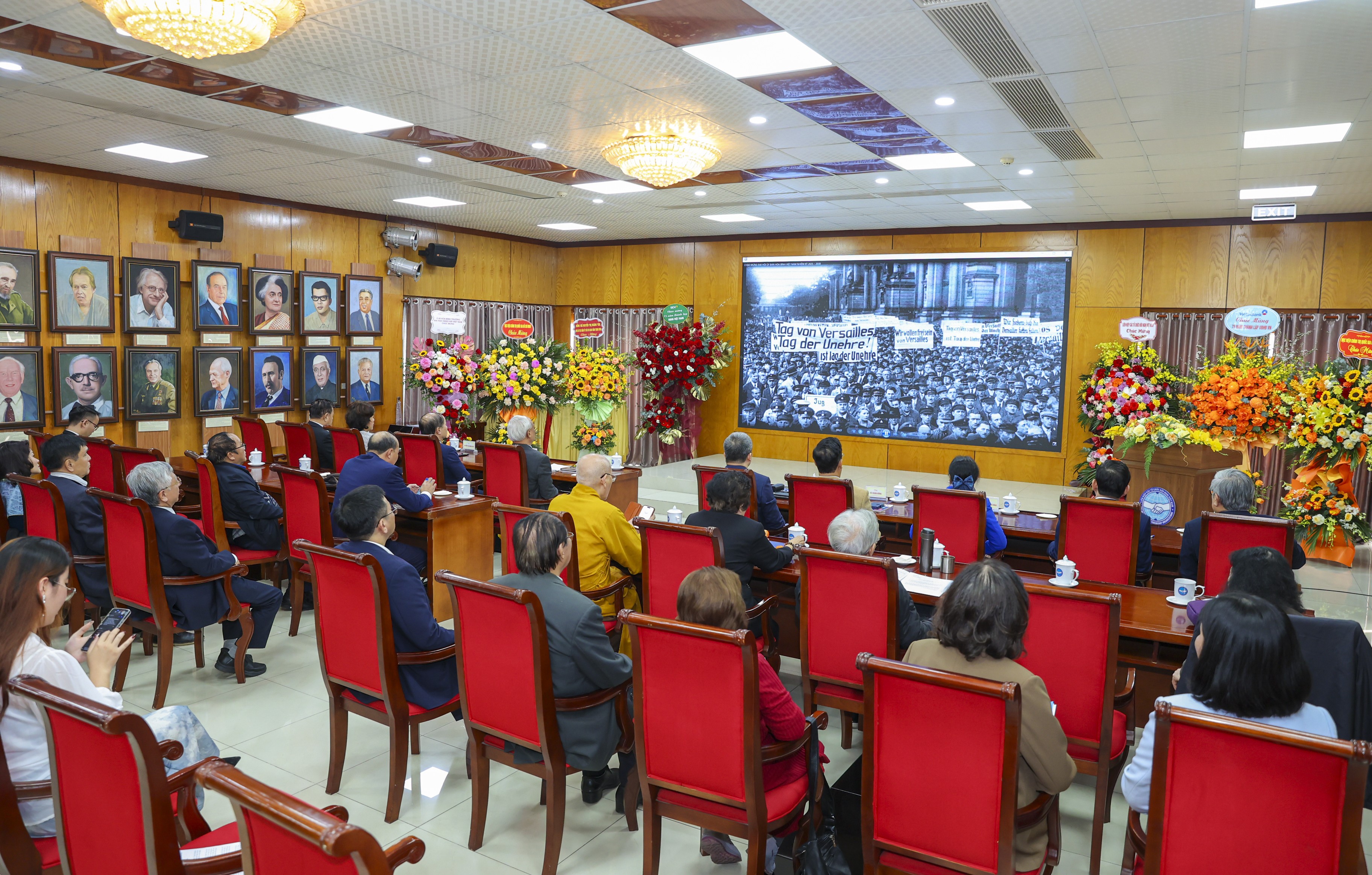 Kỷ niệm 75 năm Ủy ban Hòa Bình Việt Nam: Vai trò nòng cốt trong đối ngoại nhân dân vì hòa bình, hữu nghị và phát triển Kỷ niệm 75 năm Ủy ban Hòa Bình Việt Nam: Vai trò nòng cốt trong đối ngoại nhân dân vì hòa bình, hữu nghị và phát triển