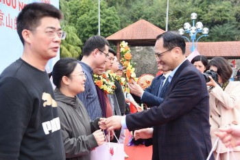 quang ninh lang son don du khach va chuyen hang nhap khau dau nam moi 2026