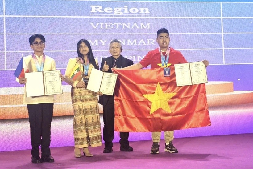 Học sinh Việt Nam đạt thành tích xuất sắc tại Olympic Toán học Thế giới WIMO