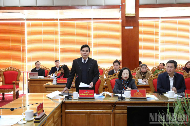 Phó Thủ tướng Thường trực Chính phủ Nguyễn Hòa Bình kiểm tra công tác bầu cử tại Lạng Sơn