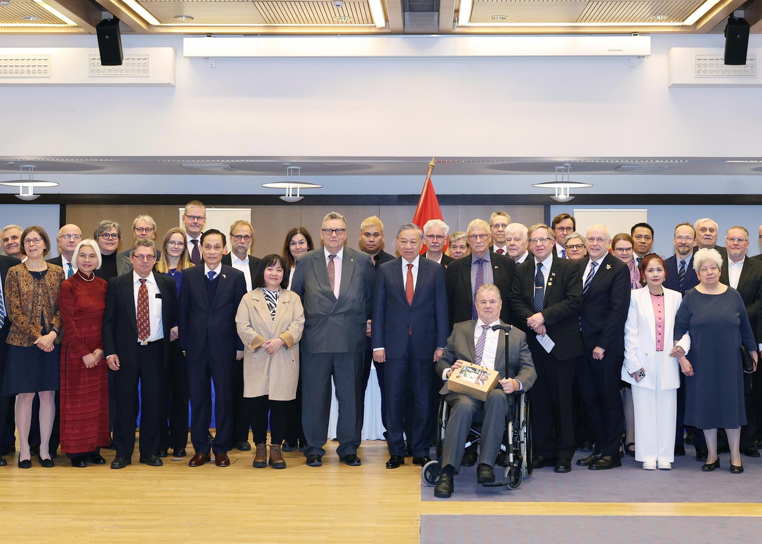 Học giả Phần Lan: Việt Nam nên lấy kinh tế làm trọng tâm, nâng cao hạnh phúc cho toàn dân