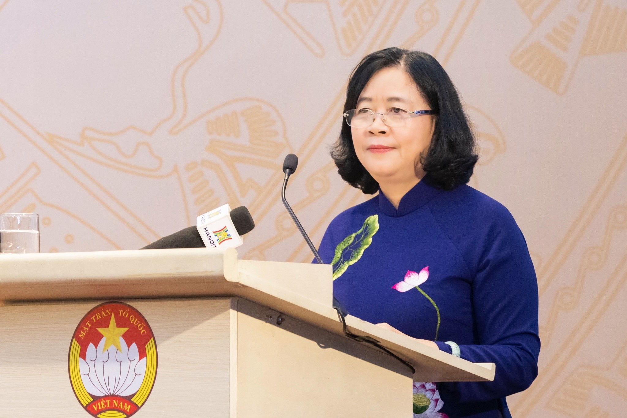 Bà Bùi Thị Minh Hoài, Ủy viên Bộ Chính trị, Bí thư Trung ương Đảng, Chủ tịch Uỷ ban Trung ương Mặt trận Tổ quốc Việt Nam