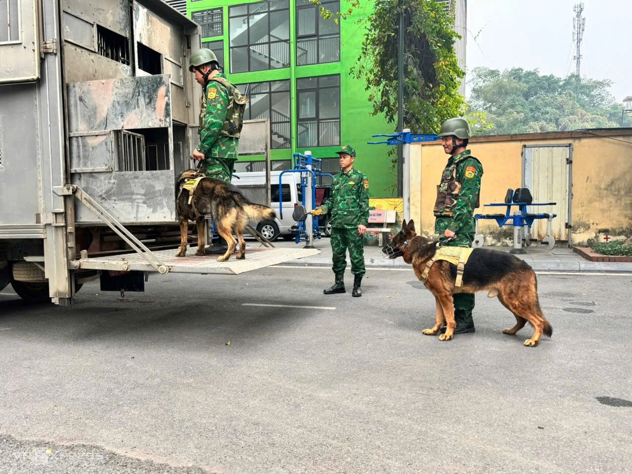 Siết chặt an ninh, bảo vệ tuyệt đối an toàn Đại hội XIV của Đảng