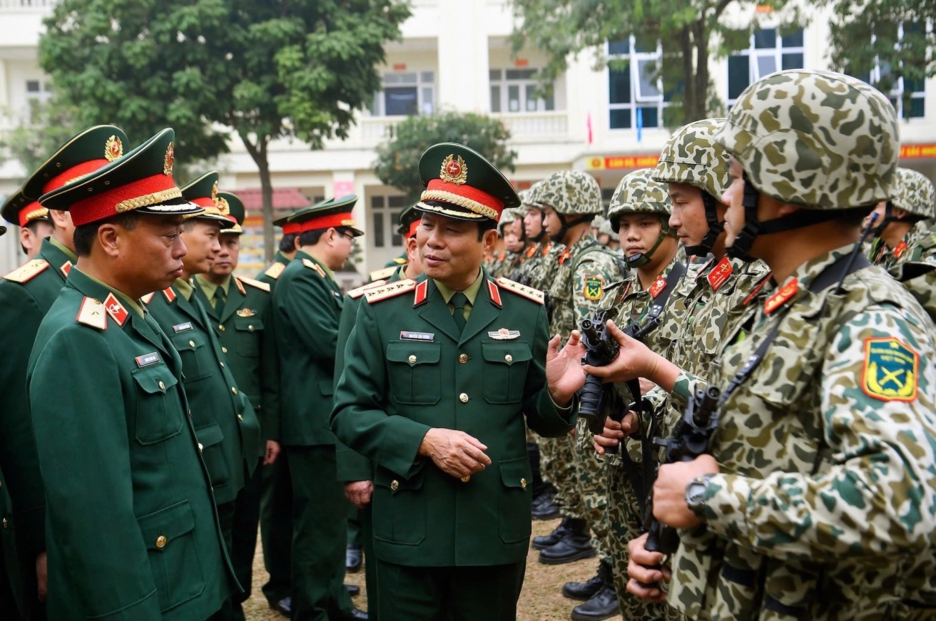 Siết chặt an ninh, bảo vệ tuyệt đối an toàn Đại hội XIV của Đảng