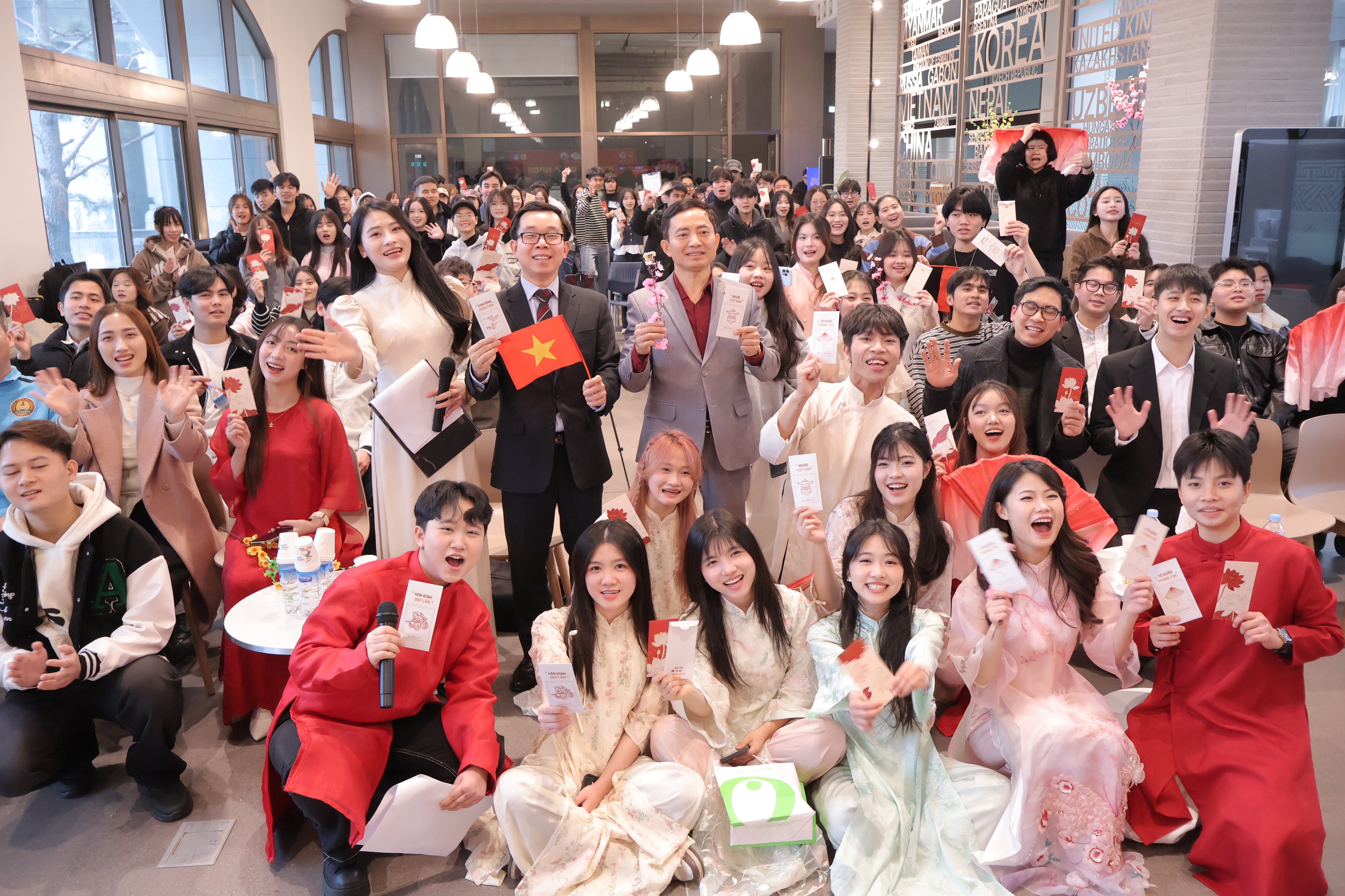 Người Việt tại Chungnam (Hàn Quốc) đón Tết cổ truyền, chào mừng Đại hội XIV của Đảng