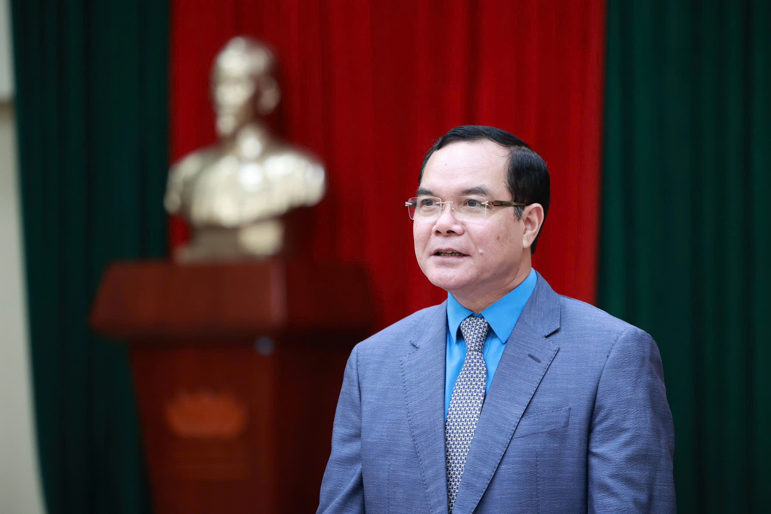 Đồng chí Nguyễn Đình Khang - Ủy viên Ban Chấp hành Trung ương Đảng, Phó Chủ tịch Ủy ban Trung ương MTTQ Việt Nam, Bí thư Đảng ủy, Chủ tịch Tổng Liên đoàn Lao động Việt Nam. (Ảnh: KT)