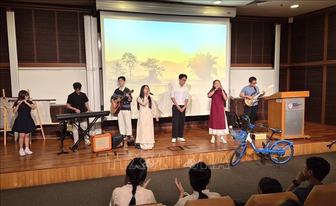 Gây quỹ hỗ trợ sinh viên Việt Nam tại Singapore