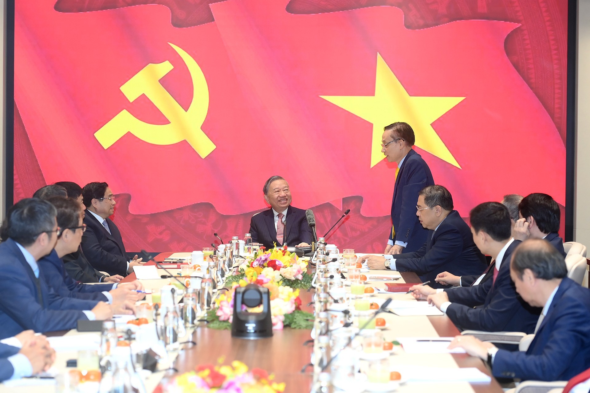 Tổng Bí thư Tô Lâm làm việc với các Đại sứ, Trưởng cơ quan đại diện Việt Nam tại nước ngoài