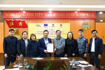 Oxfam tại Việt Nam hỗ trợ phụ nữ Dao Đỏ phát triển dược liệu gắn với tri thức bản địa