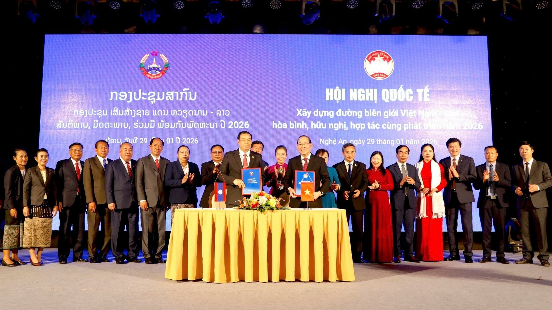 Xây dựng biên giới Việt Nam - Lào hòa bình, hữu nghị, hợp tác cùng phát triển