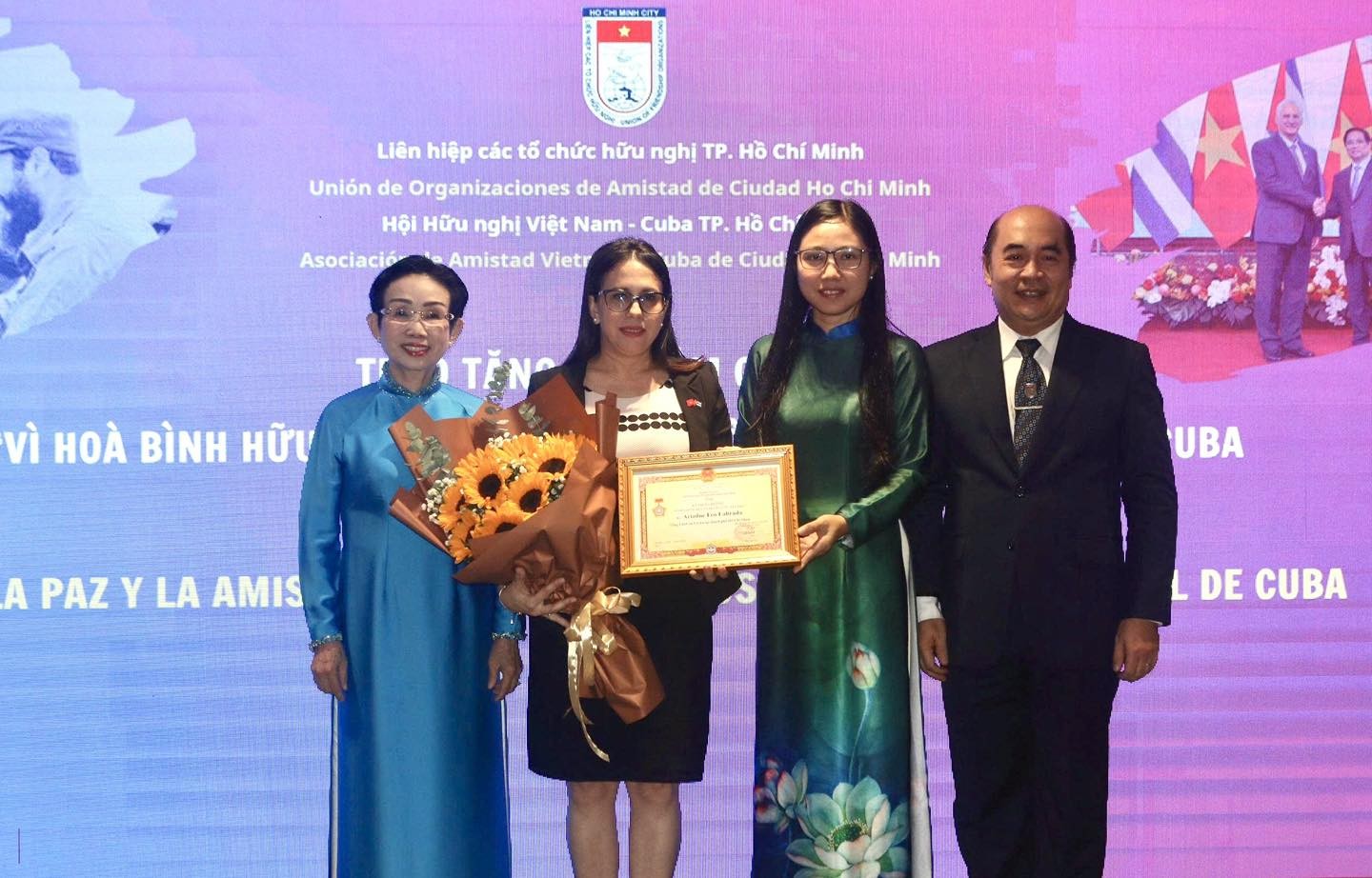 Gặp mặt đoàn kết nhân dân Việt Nam - Cuba kỷ niệm 67 năm Quốc khánh Cuba