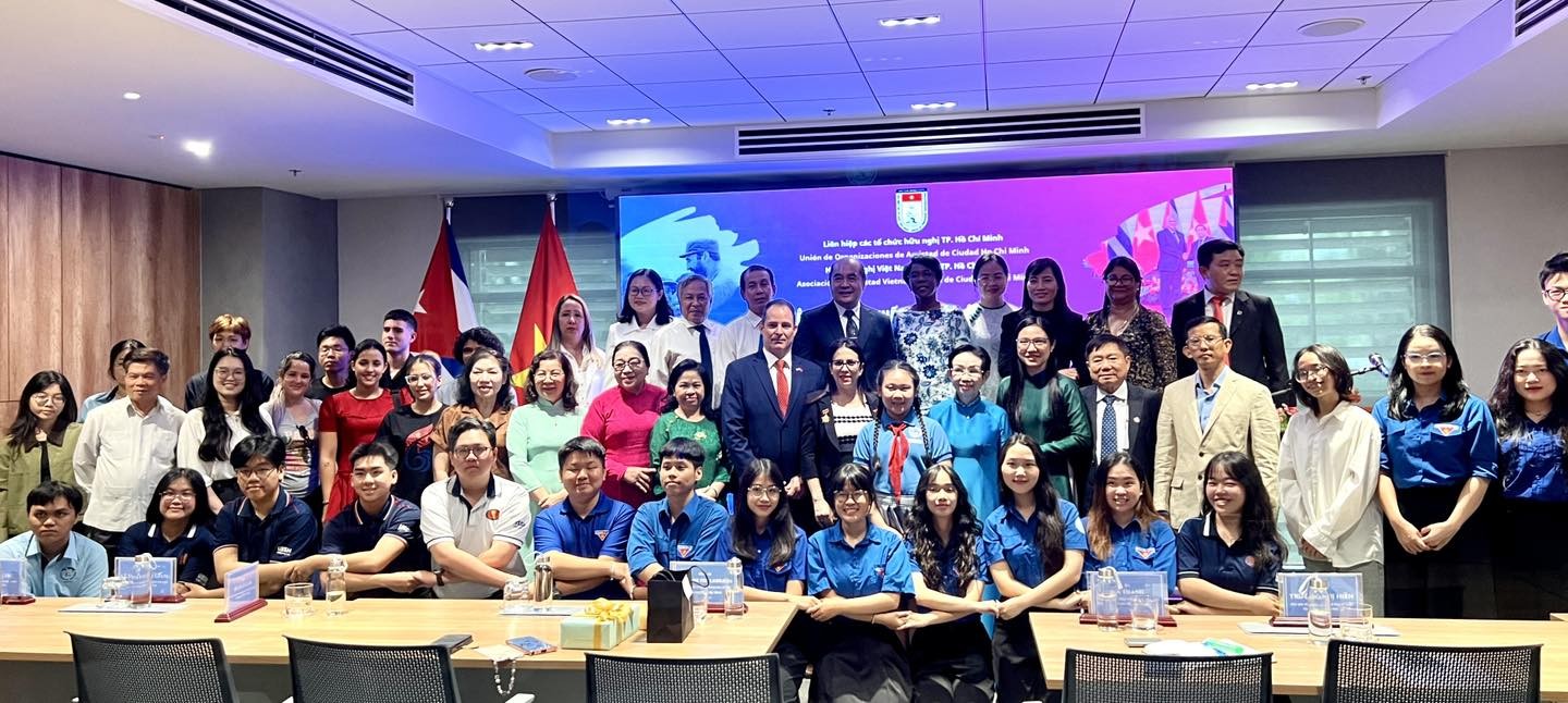 Gặp mặt đoàn kết nhân dân Việt Nam - Cuba kỷ niệm 67 năm Quốc khánh Cuba