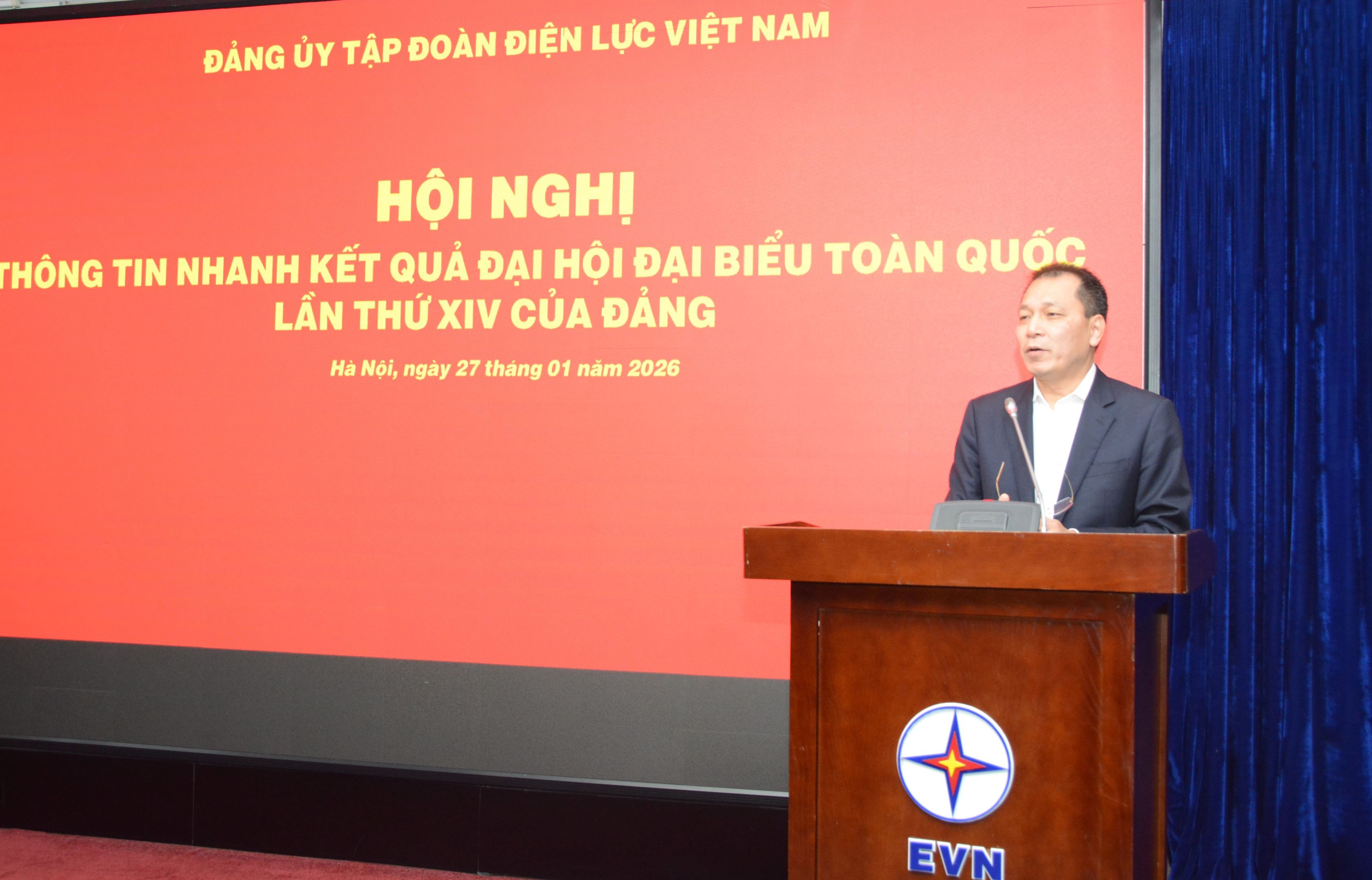 Bí thư Đảng ủy, Chủ tịch HĐTV EVN Đặng Hoàng An trực tiếp truyền đạt các nội dung tại hội nghị