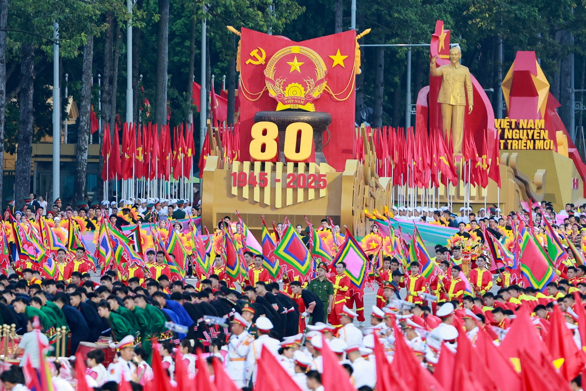 Vững bước dưới cờ Đảng Vững bước dưới cờ Đảng