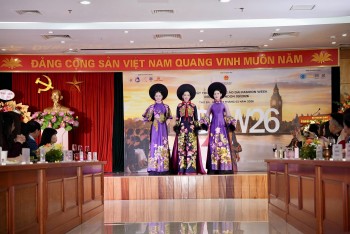 quang ba ao dai viet nam tai fashion week london 2026