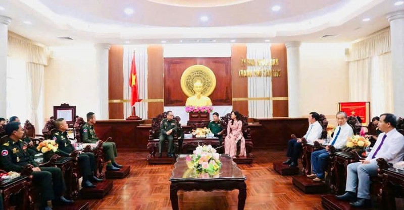 Đoàn Cục Phát triển, Bộ Quốc phòng Campuchia chúc Tết Nguyên đán lãnh đạo TP Cần Thơ