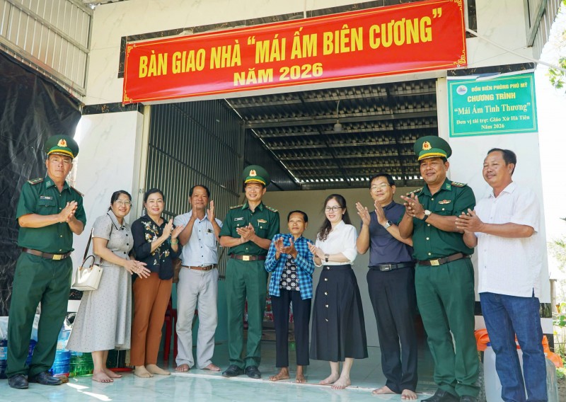 Chăm lo Tết cho các hộ dân có hoàn cảnh khó khăn khu vực biên giới Giang Thành