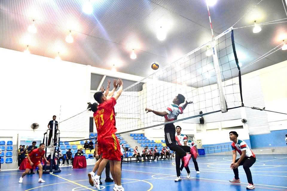 Tàu 17 giao lưu hữu nghị với sĩ quan, thủy thủ Malaysia