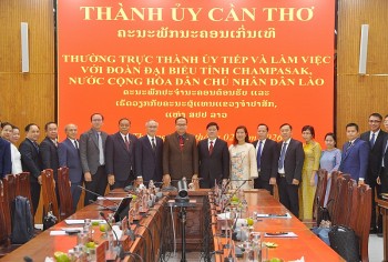 Đoàn đại biểu tỉnh Champasak (Lào) thăm, chúc Tết TP Cần Thơ