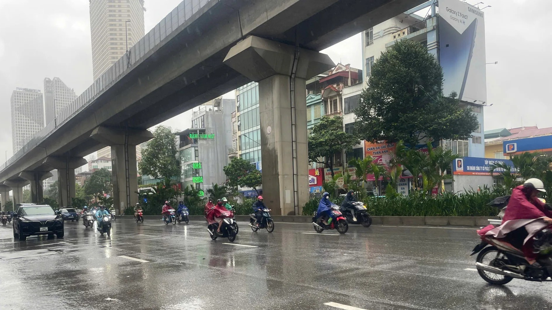 Thời tiết hôm nay (06/02): Hà Nội mưa nhỏ, sương mù