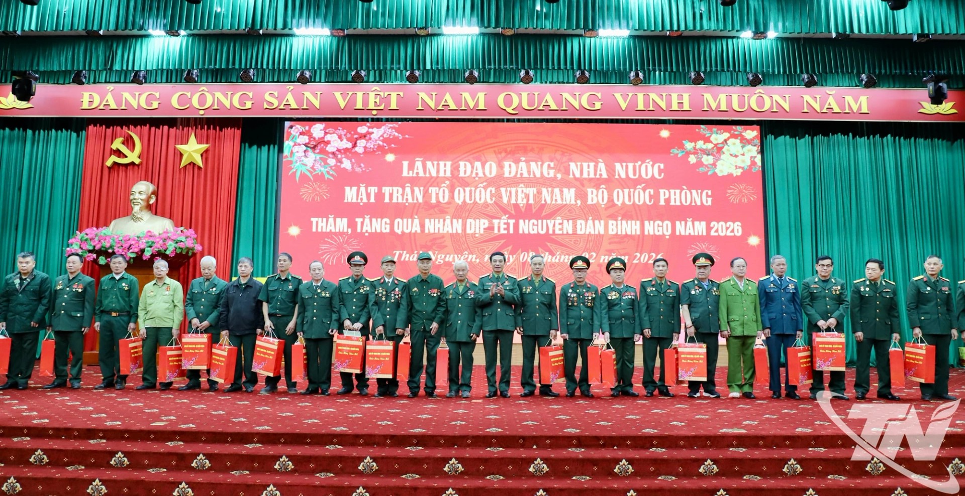 Đại tướng Phan Văn Giang chúc Tết các gia đình chính sách tại Thái Nguyên