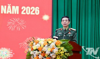 dai tuong phan van giang chuc tet cac gia dinh chinh sach tai thai nguyen