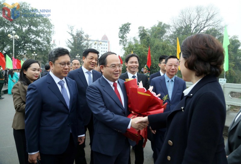 Đo&agrave;n đại biểu tỉnh Quảng Ninh bắt đầu chuyến thăm ch&iacute;nh thức tại Quảng T&acirc;y, Trung Quốc