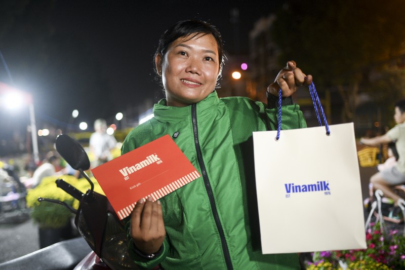 Ảnh 6A, 6B, 6C hoặc 6D: Hơn 61.000 sản phẩm dinh dưỡng đã được Vinamilk trao tặng trong các chương trình ý nghĩa dịp Tết Nguyên đán Bính Ngọ (Ảnh: Minh Anh).