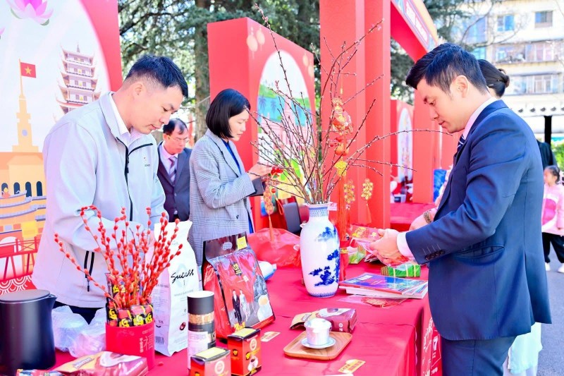 Quảng bá văn hóa Tết cổ truyền Việt Nam tại Vân Nam (Trung Quốc)