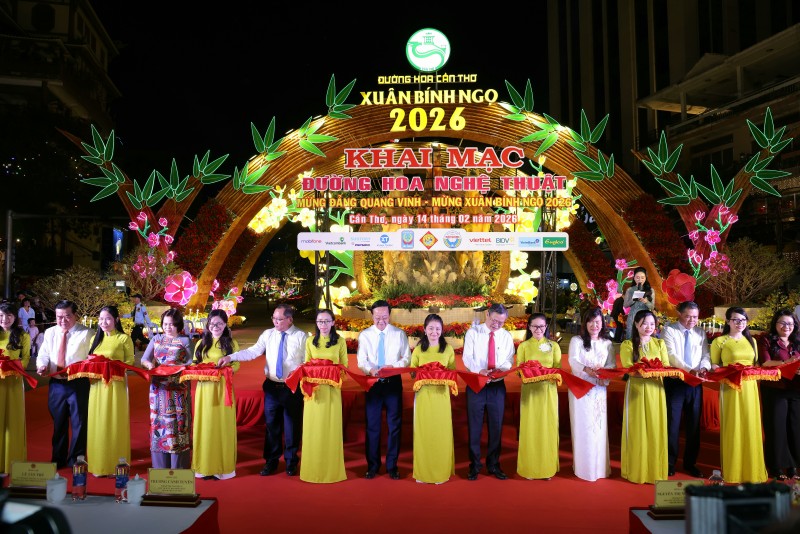 Cần Thơ khai mạc đường hoa nghệ thuật chủ đề “Tết sum vầy”