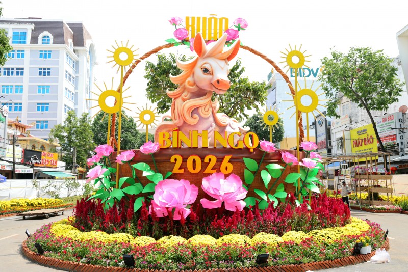 Cần Thơ khai mạc đường hoa nghệ thuật chủ đề “Tết sum vầy”