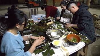 Giữ lửa Tết nơi nông trang Israel